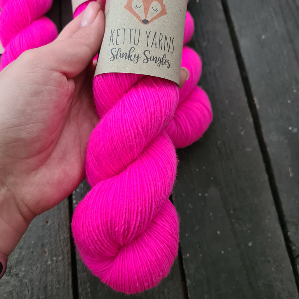 Kettu Yarns - Slinky Singles - Hot Pink - 100 g