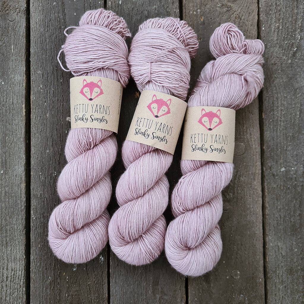 Kettu Yarns - Slinky Singles - Oyster - 100 g