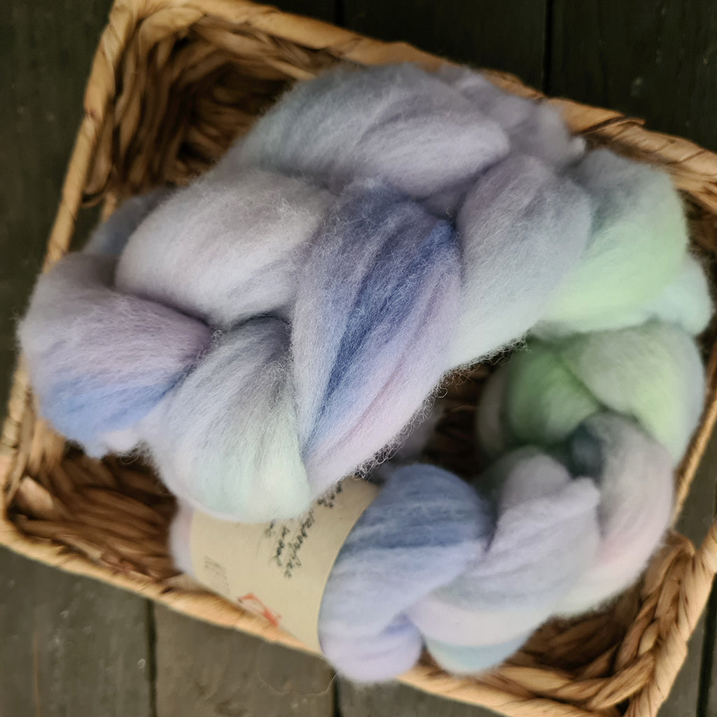 Kettu Fibres - käsinvärjätty topsi - super fine merinovilla - 110 g