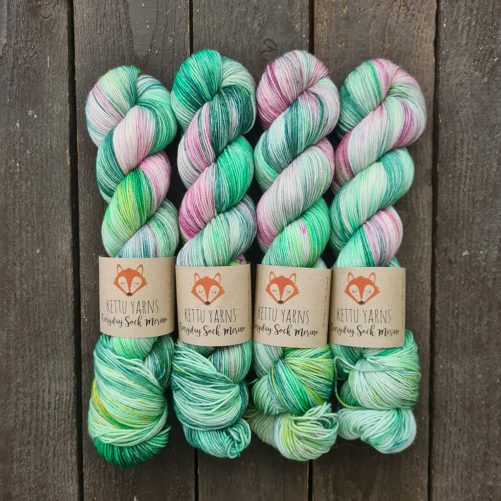 Kettu Yarns Kuukausiväri - Everyday Sock Merino - Grassy June - 100 g
