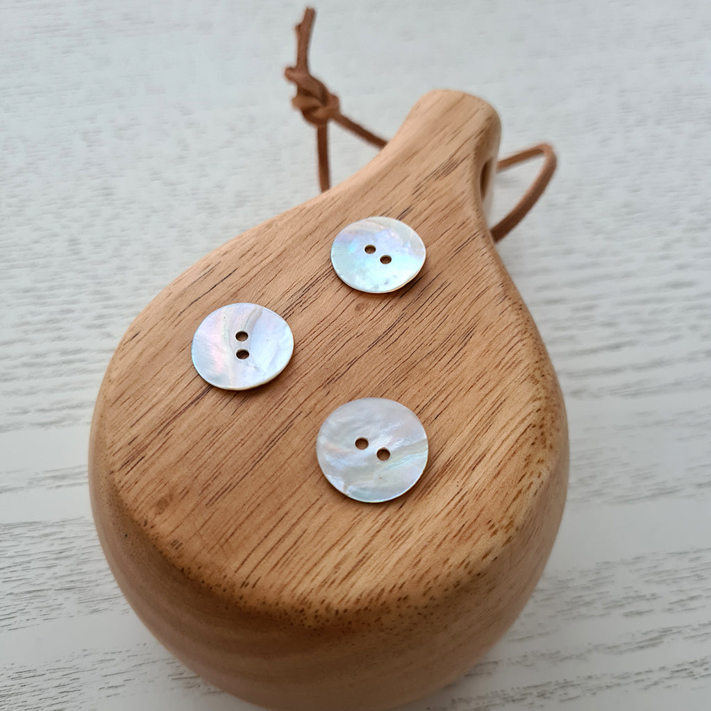 Shell button - 17.5 mm