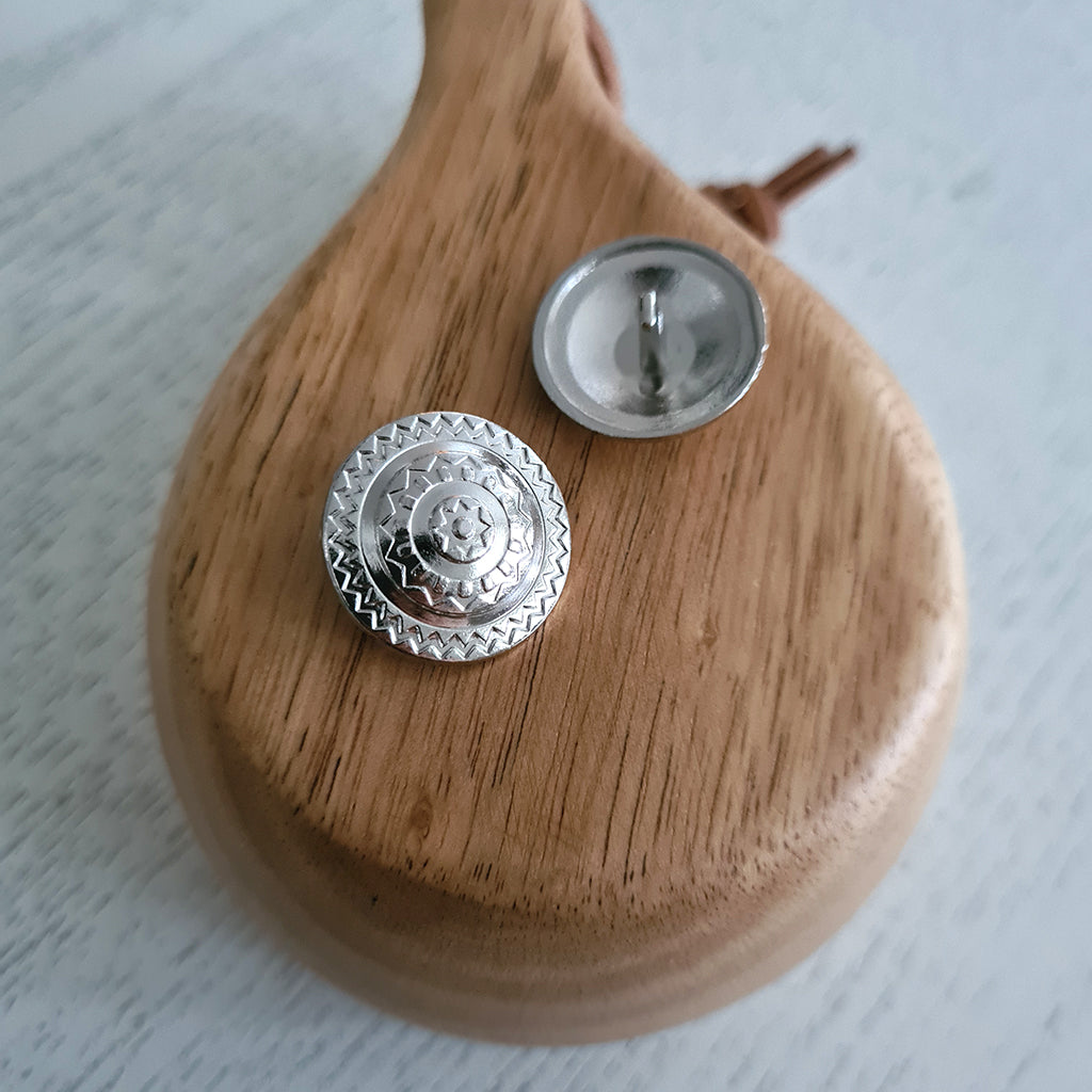 Icelandic style metal button - shiny silver - 22.5 mm