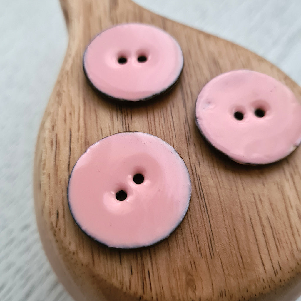 Coconut button - powder pink - 28 mm