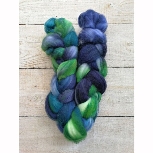 Manos del Uruguay – superwash merino top – Fondo del Mar