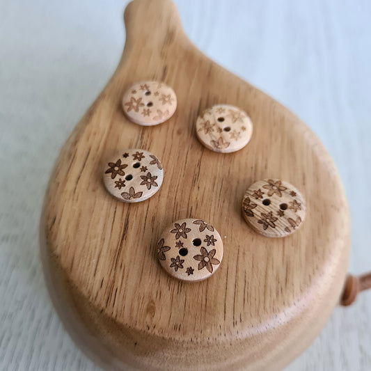 Wooden button - Flower - 15 mm