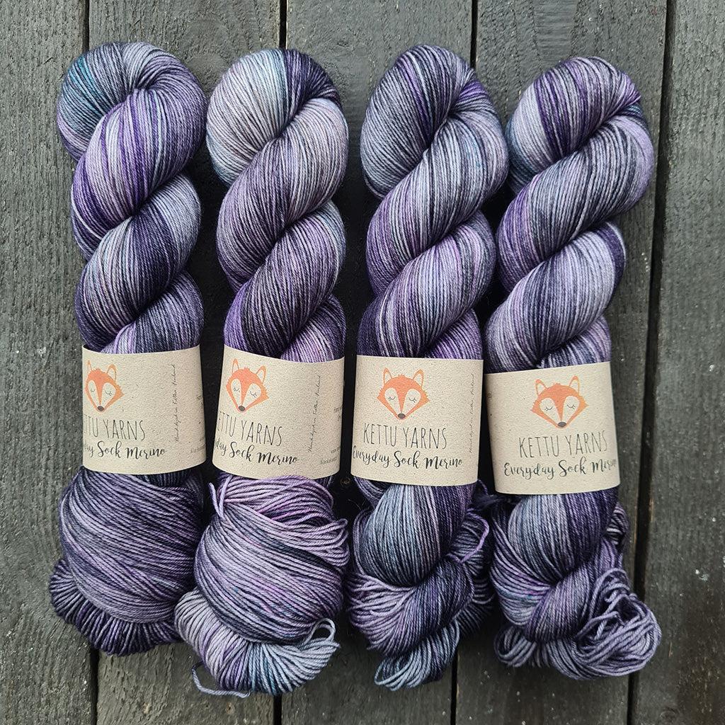 Kettu Yarns Kuukausiväri - Everyday Sock Merino - Moody November - 100 g