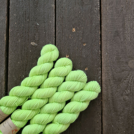 Kettu Yarns - Everyday Sock Merino Mini - Soft Neon Green - 20 g