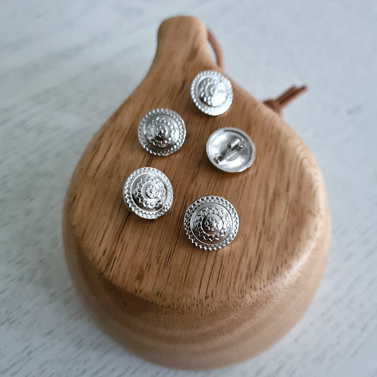 Icelandic style metal button - shiny silver - 15 mm