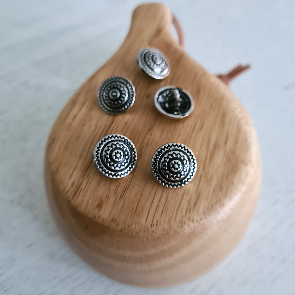 Icelandic style metal button - dark silver - 15 mm