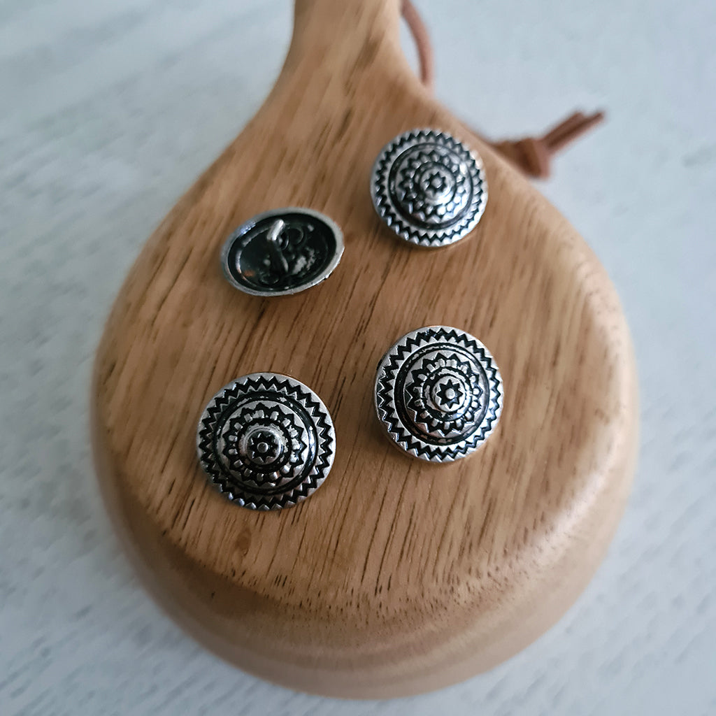 Icelandic style metal button - dark silver - 17.5 mm