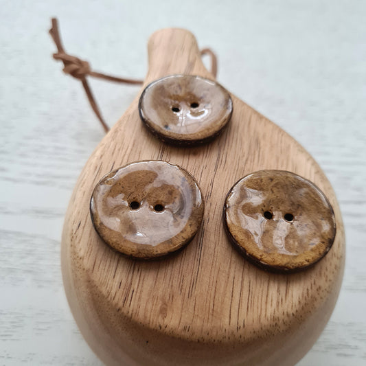 Coconut button - sand - 30 mm