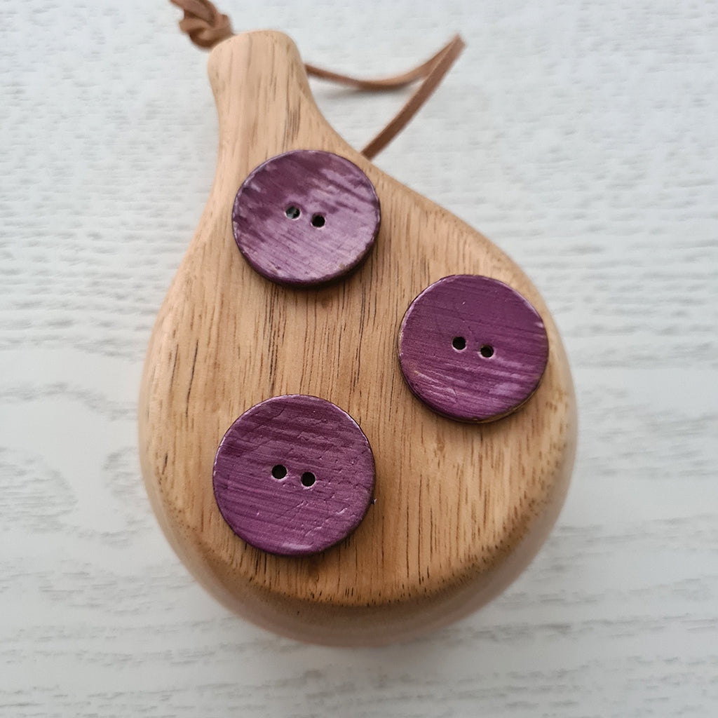 Coconut button - lilac - 28 mm